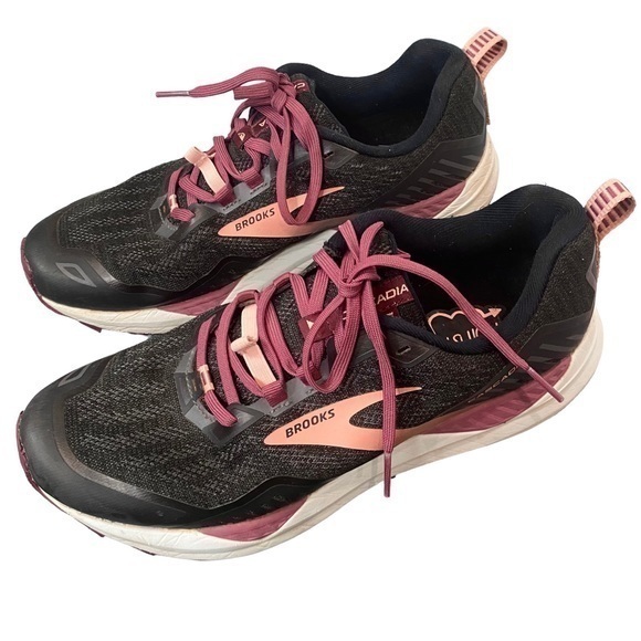 Brooks cascadia 15 cushion trail Running shoes Sneaker Black purple Women’s sz 8 - Picture 1 of 15